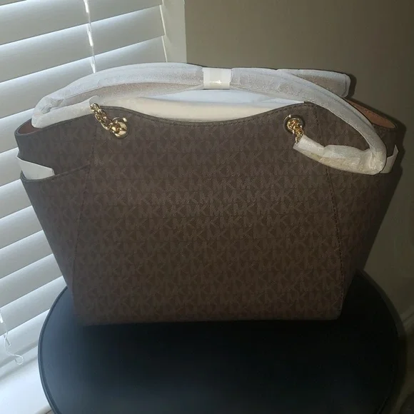 Michael Kors Jet Set Travel Large Chain Shoulder Tote - Picture 2 of 7